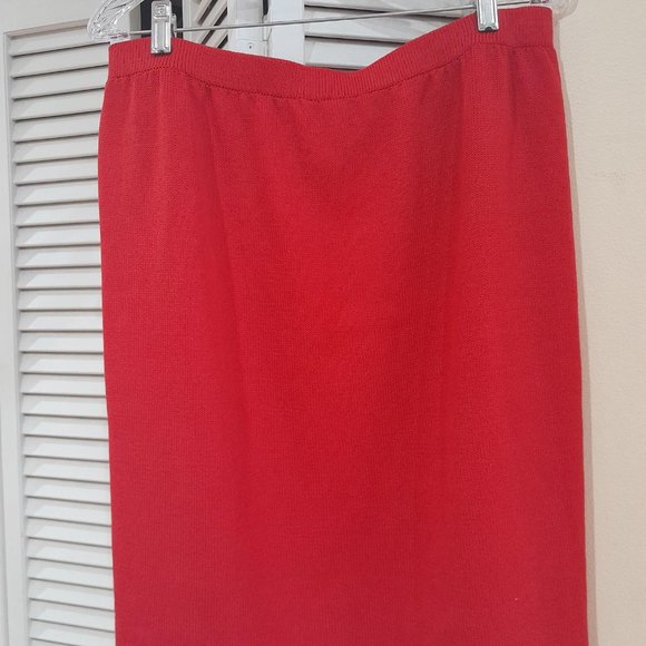 S.T John (size 14) - Picture 2 of 8